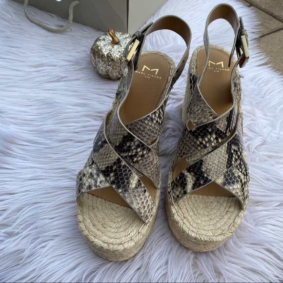 Marc Fisher Snakeprint Wedges - Picture 2 of 6